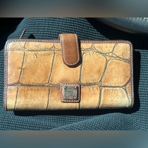 Vintage Dooney & Bourke Croc-Embossed Tan Leather Wallet